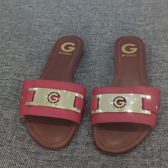 G by Guess Jeena Sandals Slides Slip-On Red Gold Logo Strap Women's Size 7.5 - Picture 2 of 6